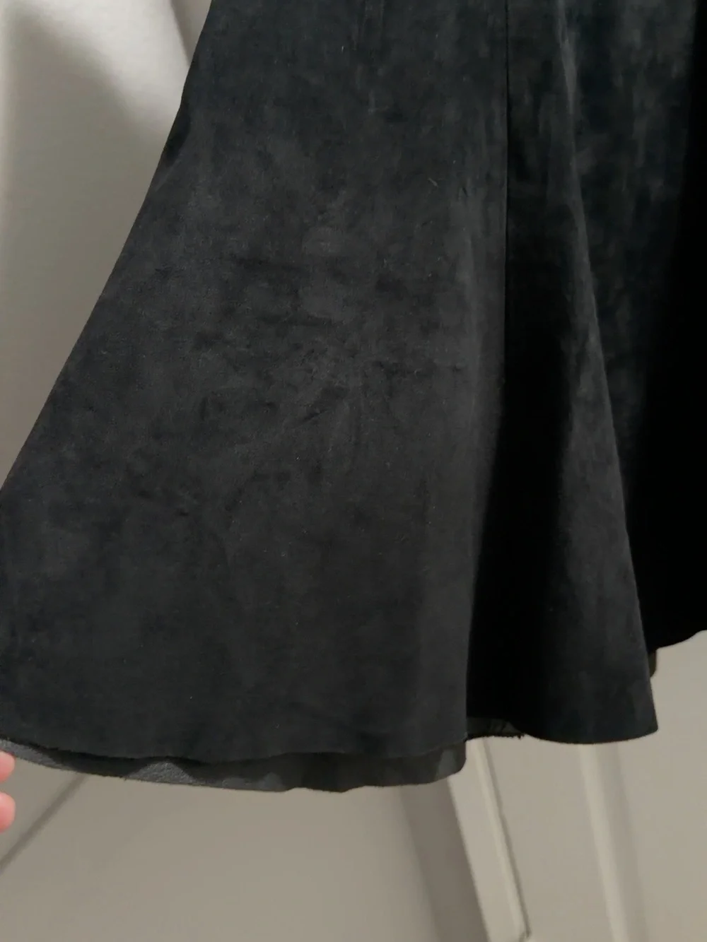 Maxima Black Circle Skirt – Flared Skater Silhouette
